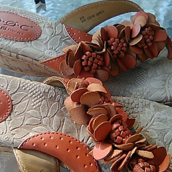 B.O.C. Sandals - Picture 2 of 8